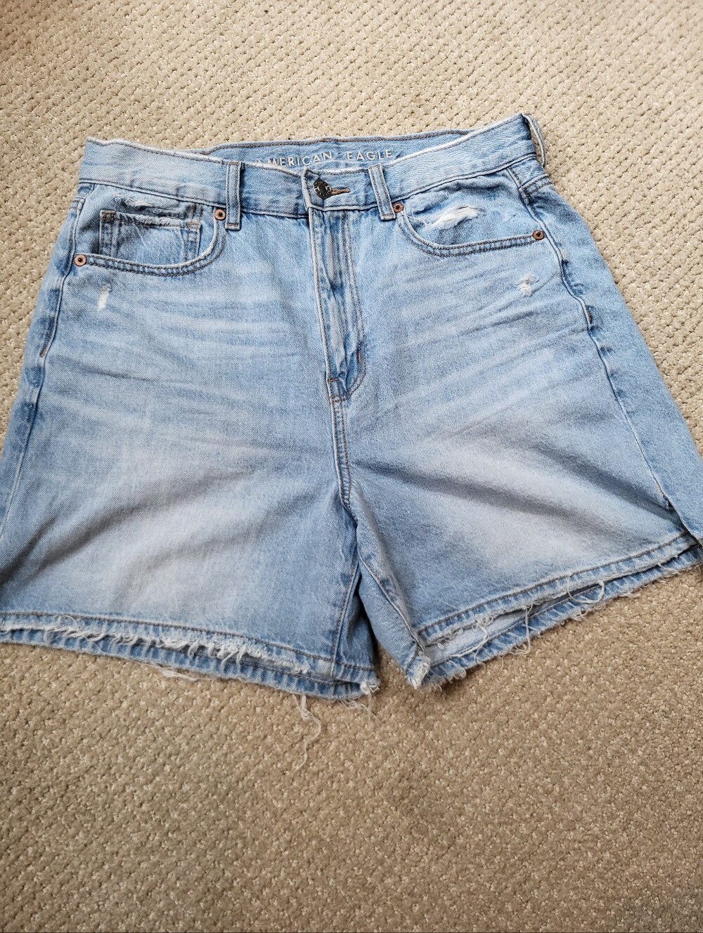 American Eagle Light Jean Shorts Size 6
